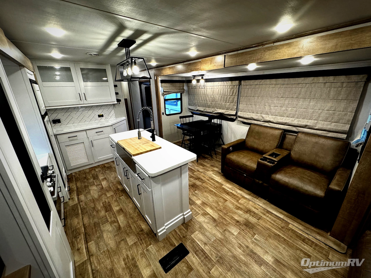 2022 Keystone Arcadia 377RL Photo 16