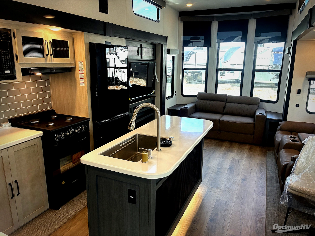 2026 Forest River Puma Vista 402LFT Photo 4