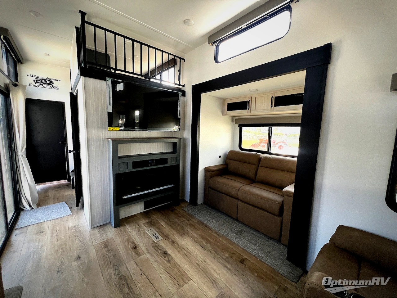 2026 Forest River Puma Vista 403LFT Photo 6