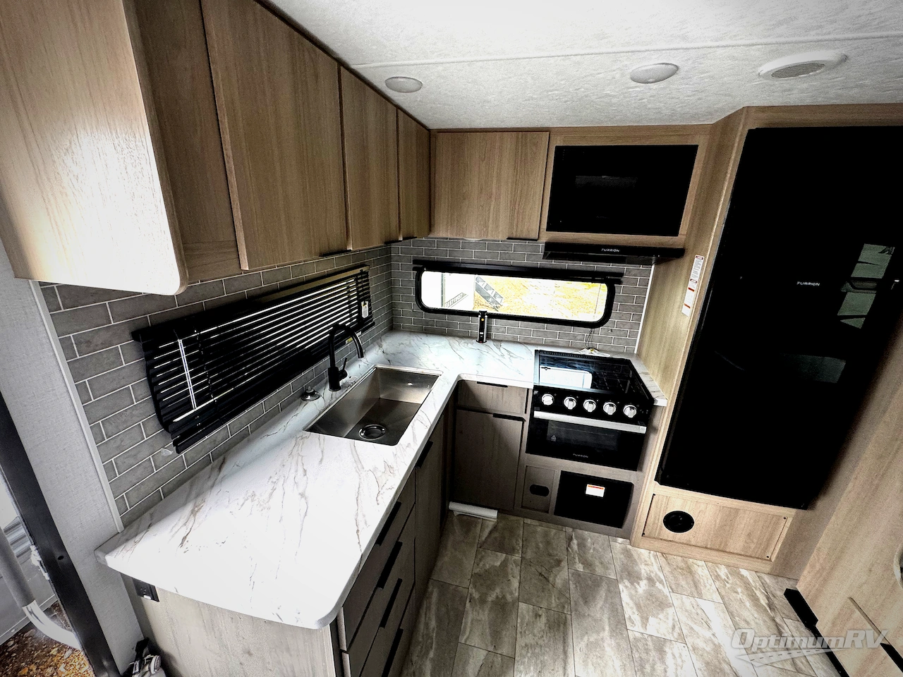 2025 Dutchmen Kodiak 257RKSL Photo 3