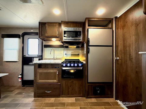 2020 Dutchmen Coleman Light 1805RB RV Photo 3