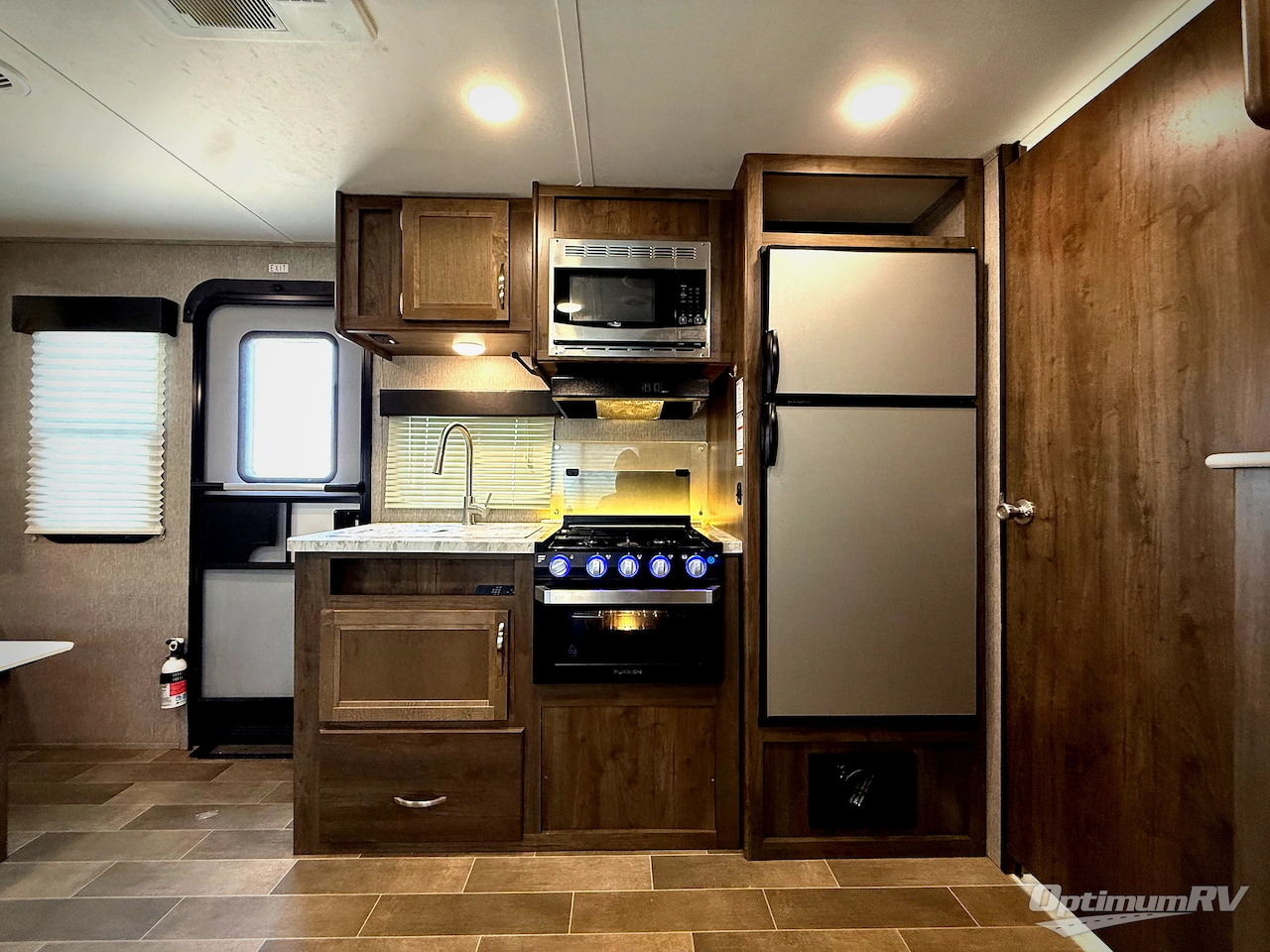 2020 Dutchmen Coleman Light 1805RB Photo 11