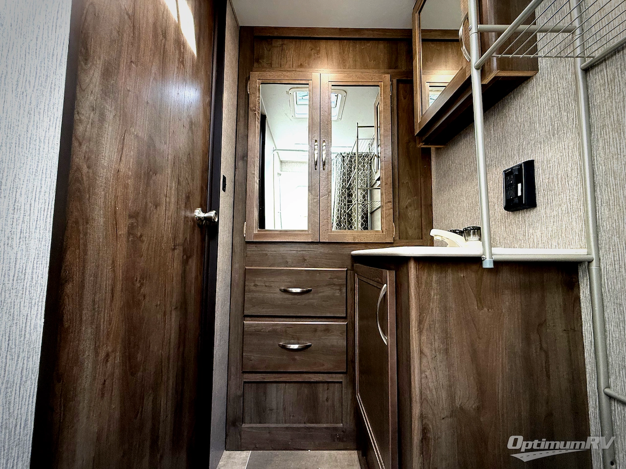 2020 Dutchmen Coleman Light 1805RB Photo 18