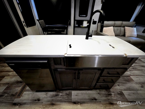 2022 KZ Durango Gold G383RLQ RV Photo 3