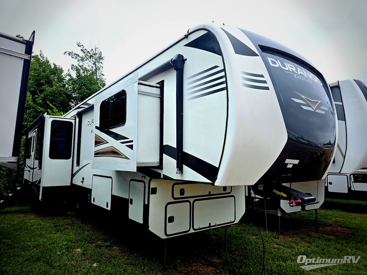 2022 KZ Durango Gold G383RLQ Photo 1