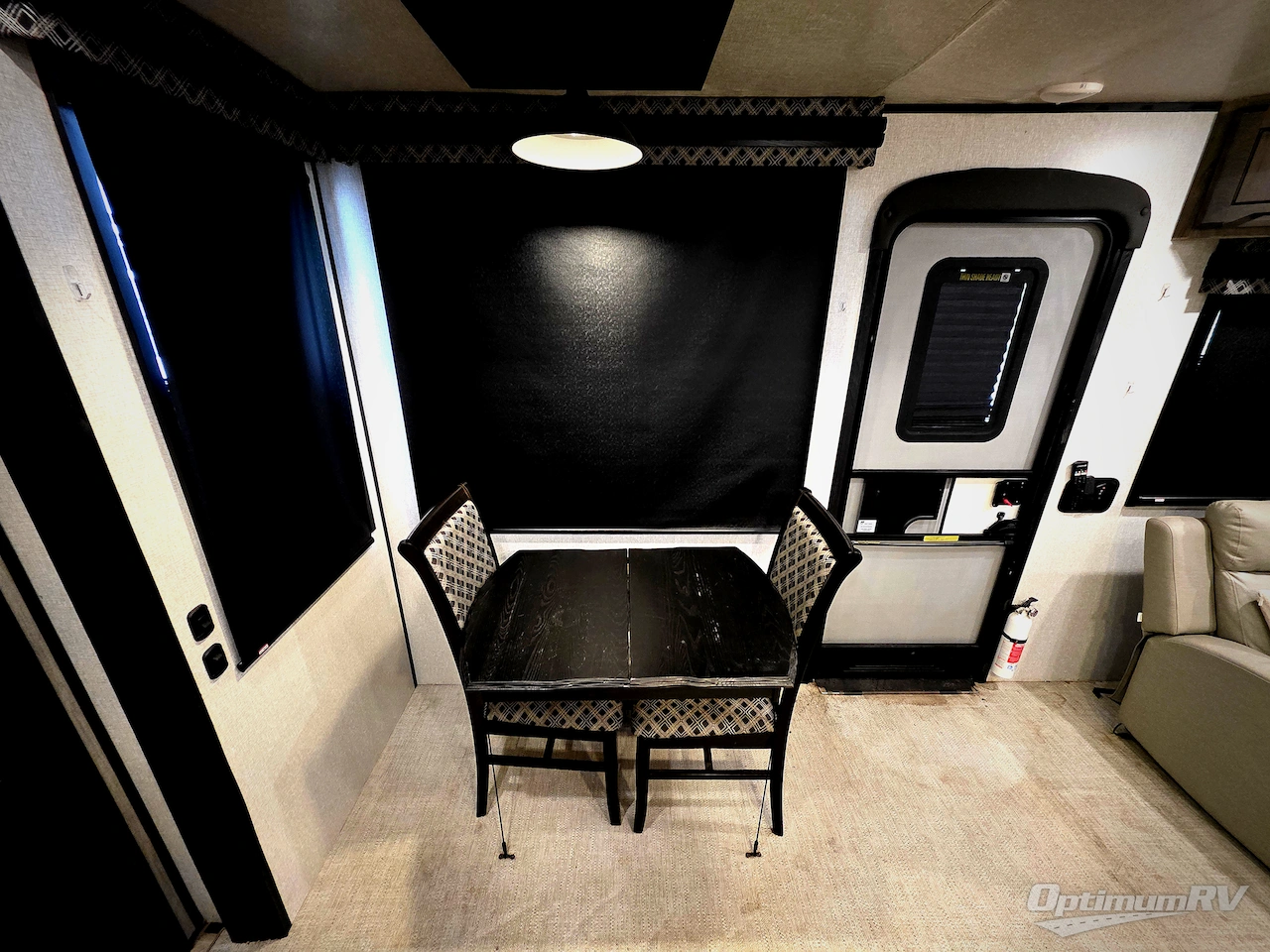 2022 KZ Durango Gold G383RLQ Photo 4