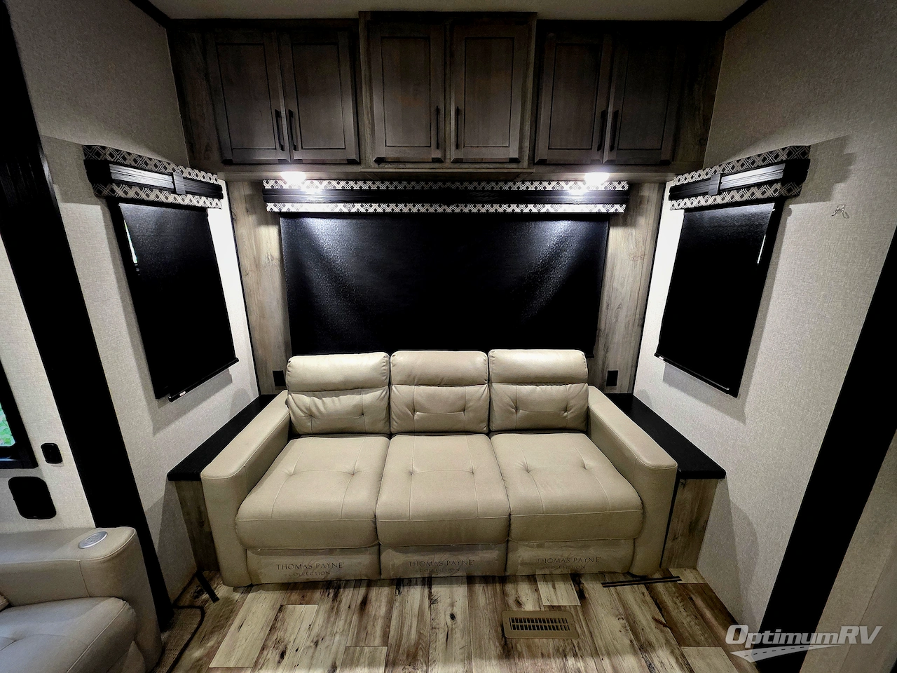 2022 KZ Durango Gold G383RLQ Photo 6