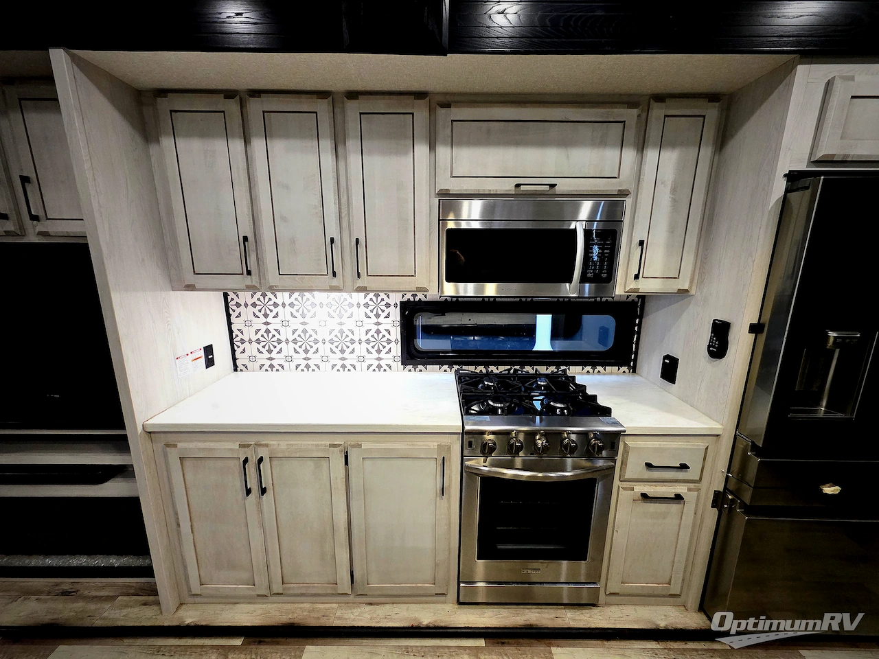 2022 KZ Durango Gold G383RLQ Photo 8