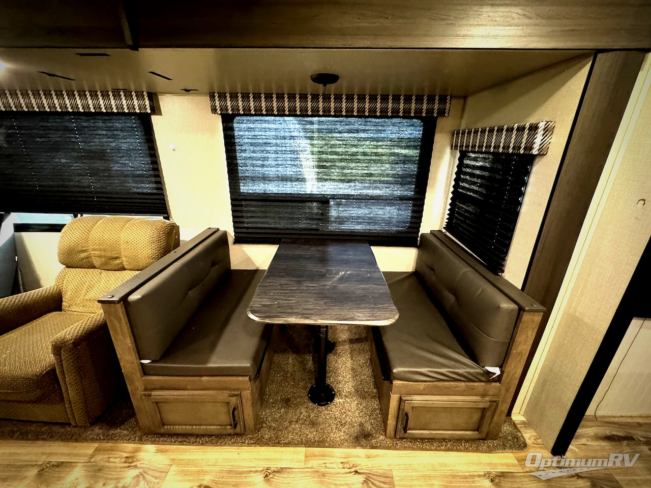 2022 Venture Stratus Ultra-Lite SR281VBH Photo 9