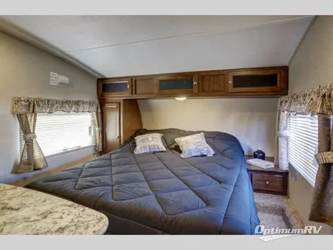 2017 Keystone Hideout 299RLDS RV Photo 4