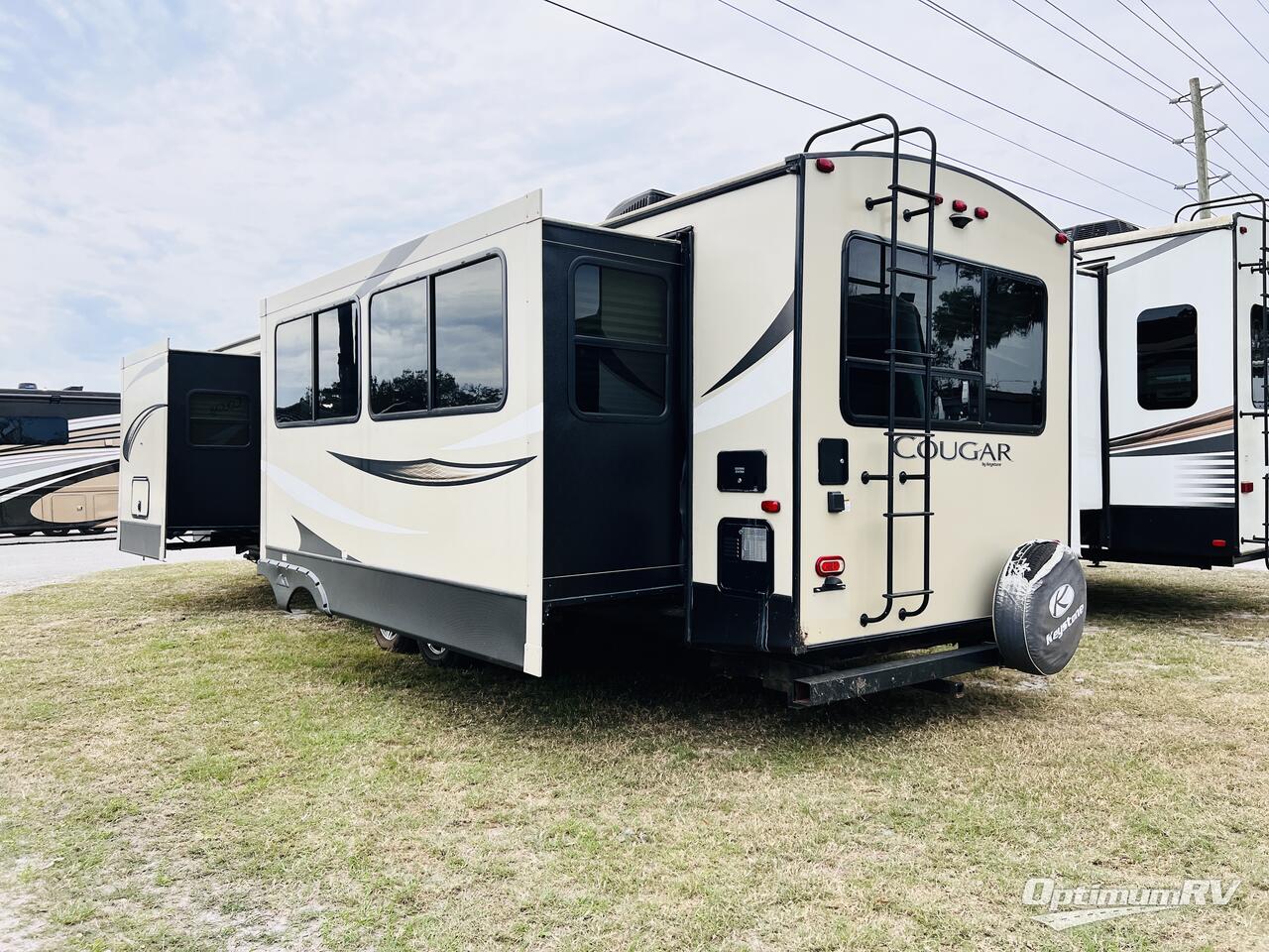 2019 Keystone Cougar Half-Ton Series 33SAB Photo 3
