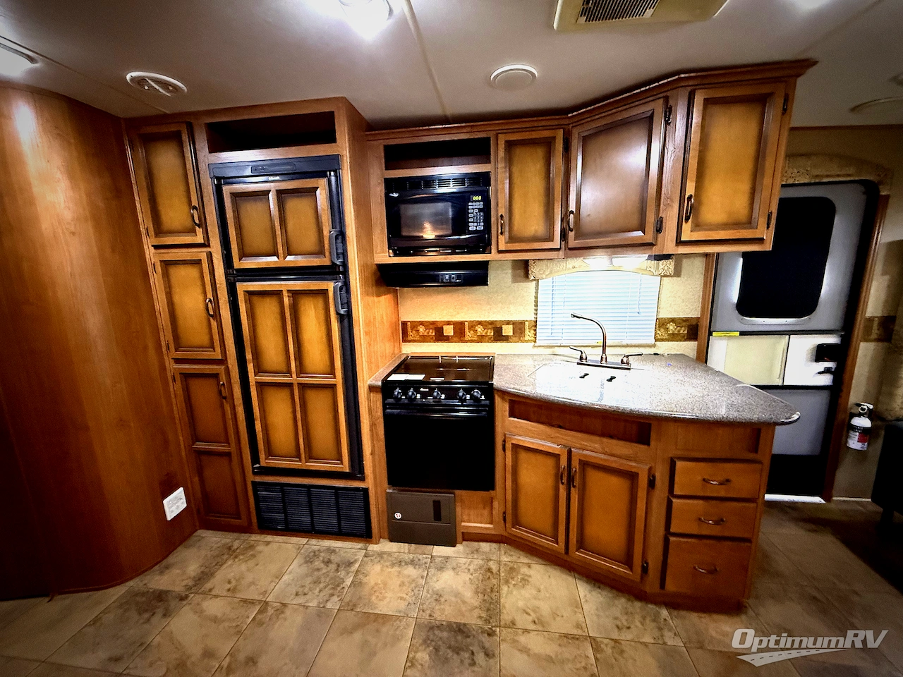 2012 CrossRoads Cruiser CF27RLX Photo 8