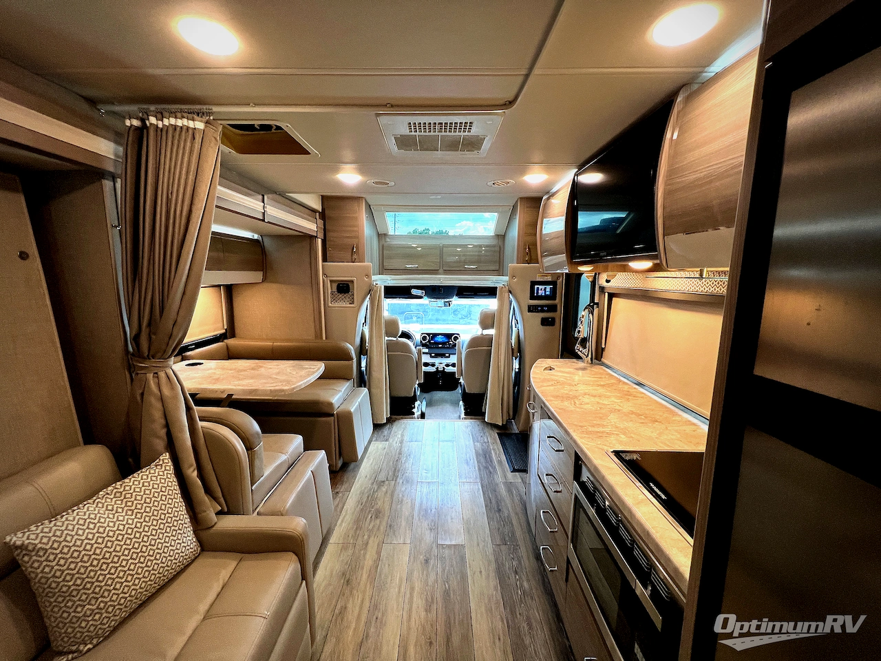 2020 Thor Tiburon Sprinter 24FB Photo 7
