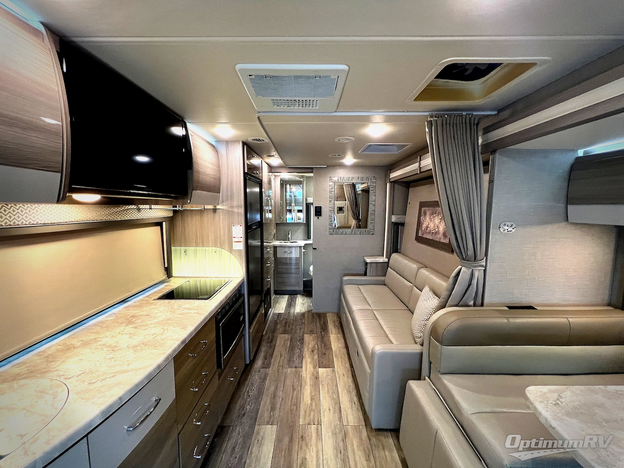 2020 Thor Tiburon Sprinter 24FB Photo 8