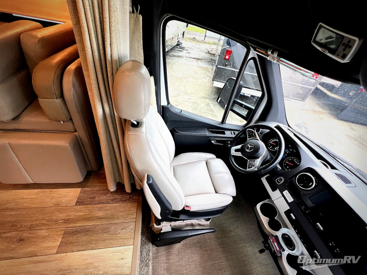 2020 Thor Tiburon Sprinter 24FB Photo 4
