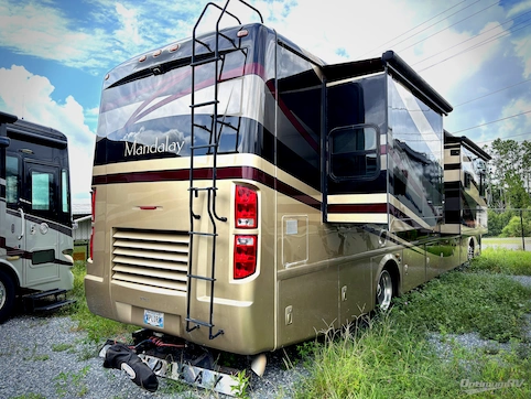 Used 2007 Mandalay Luxury Division Mandalay Class A 40E Featured Photo