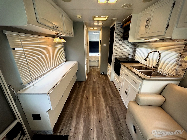 2005 Coachmen Mirada 300QB RV Photo 1