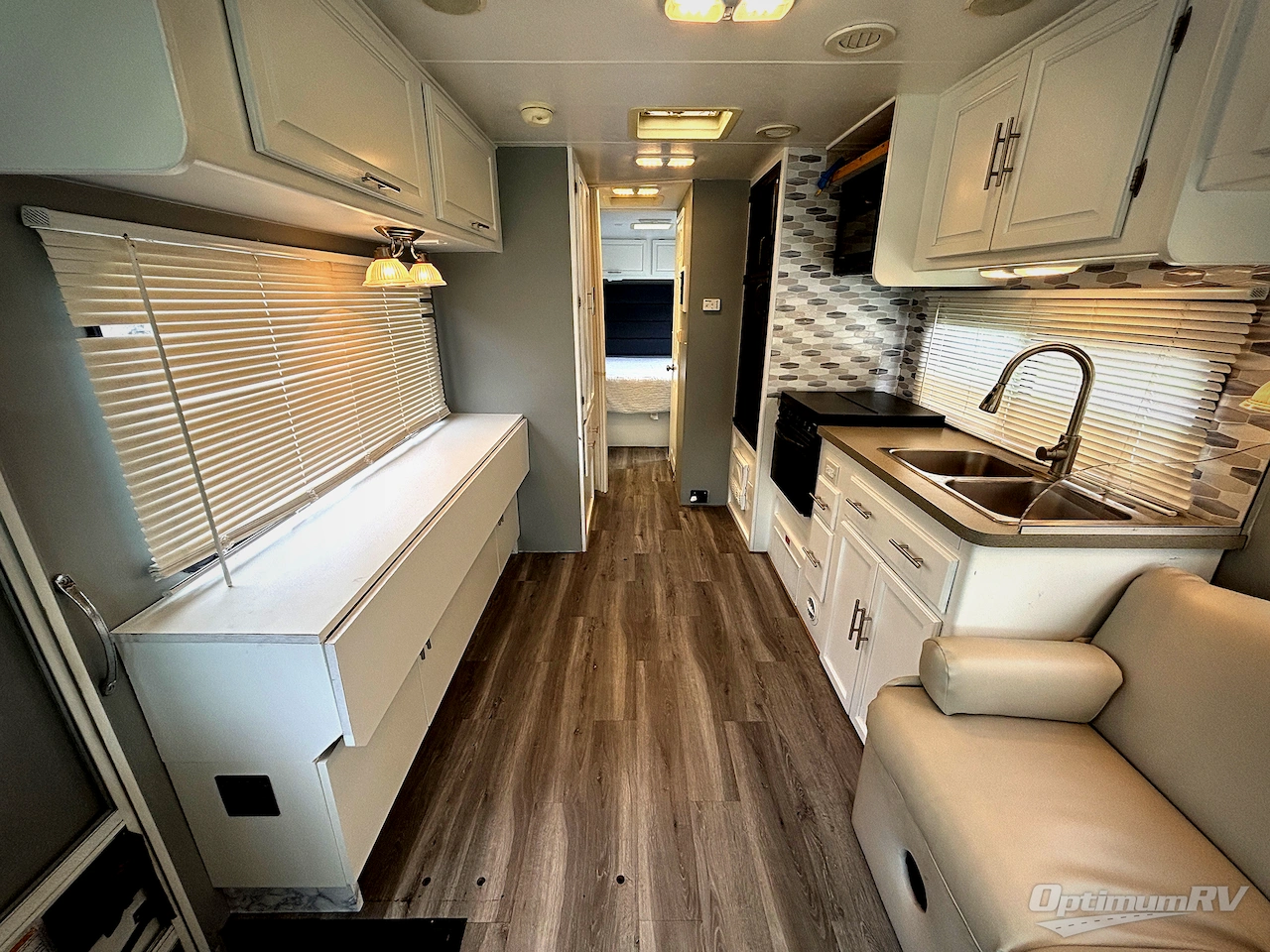 2005 Coachmen Mirada 300QB Photo 1