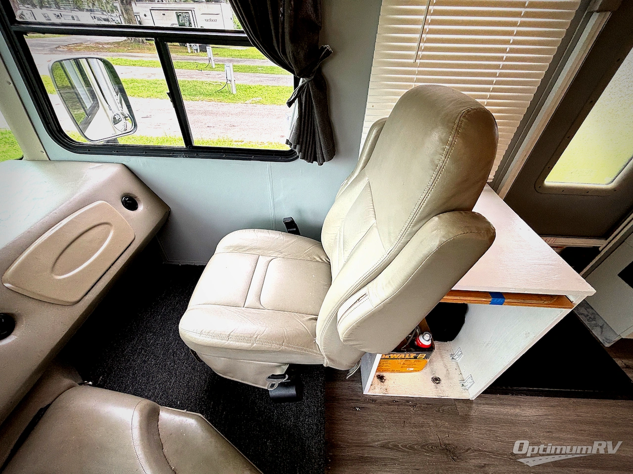 2005 Coachmen Mirada 300QB Photo 6