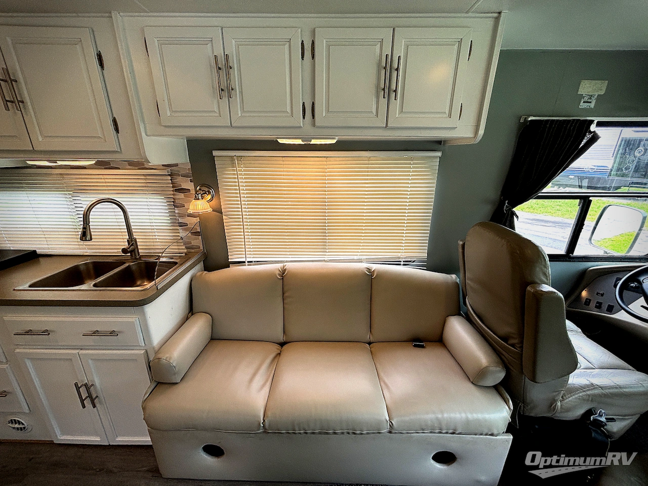 2005 Coachmen Mirada 300QB Photo 7