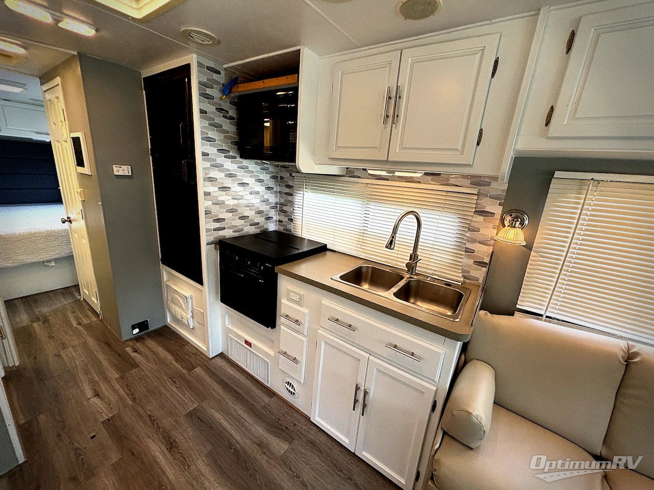 2005 Coachmen Mirada 300QB Photo 8