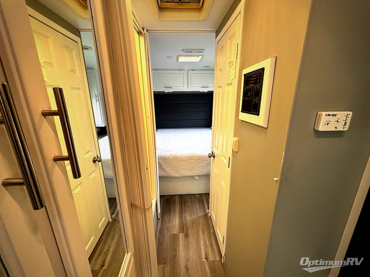 2005 Coachmen Mirada 300QB Photo 10