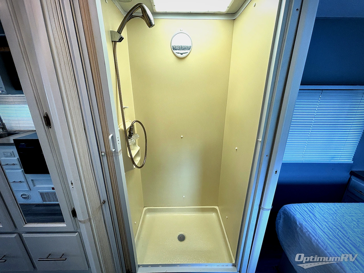 2005 Coachmen Mirada 300QB Photo 12