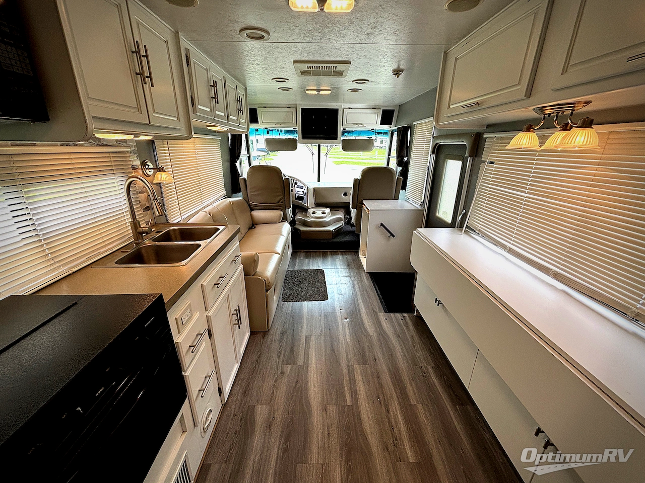 2005 Coachmen Mirada 300QB Photo 2