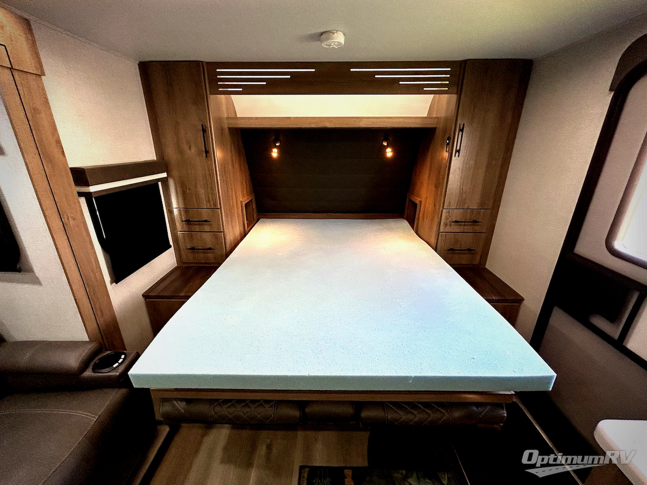 2024 Grand Design Imagine XLS 17MKE Photo 9