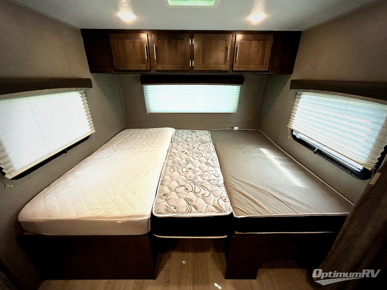 2021 Forest River Rockwood Mini Lite 2204S Photo 8