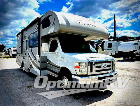 Used 2014 Thor Chateau 26A Featured Photo