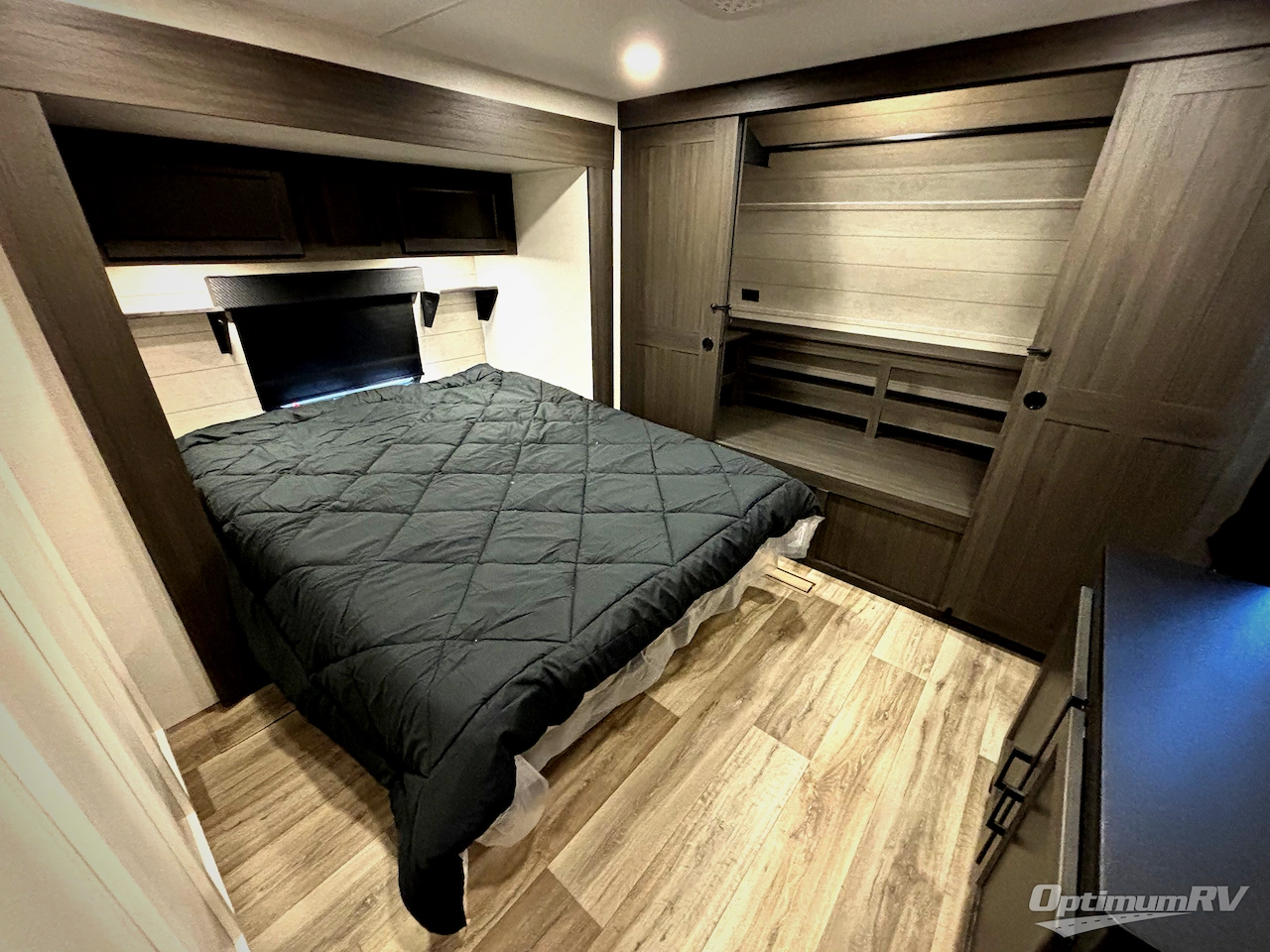 2026 Venture Stratus SR302VBH Photo 7