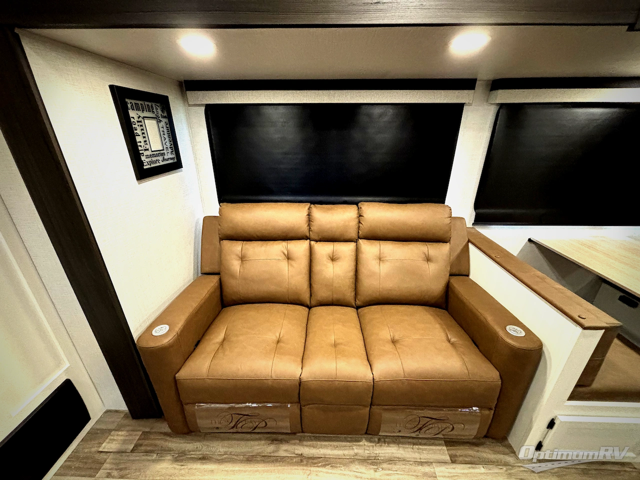 2026 Venture Stratus SR261VRB Photo 10