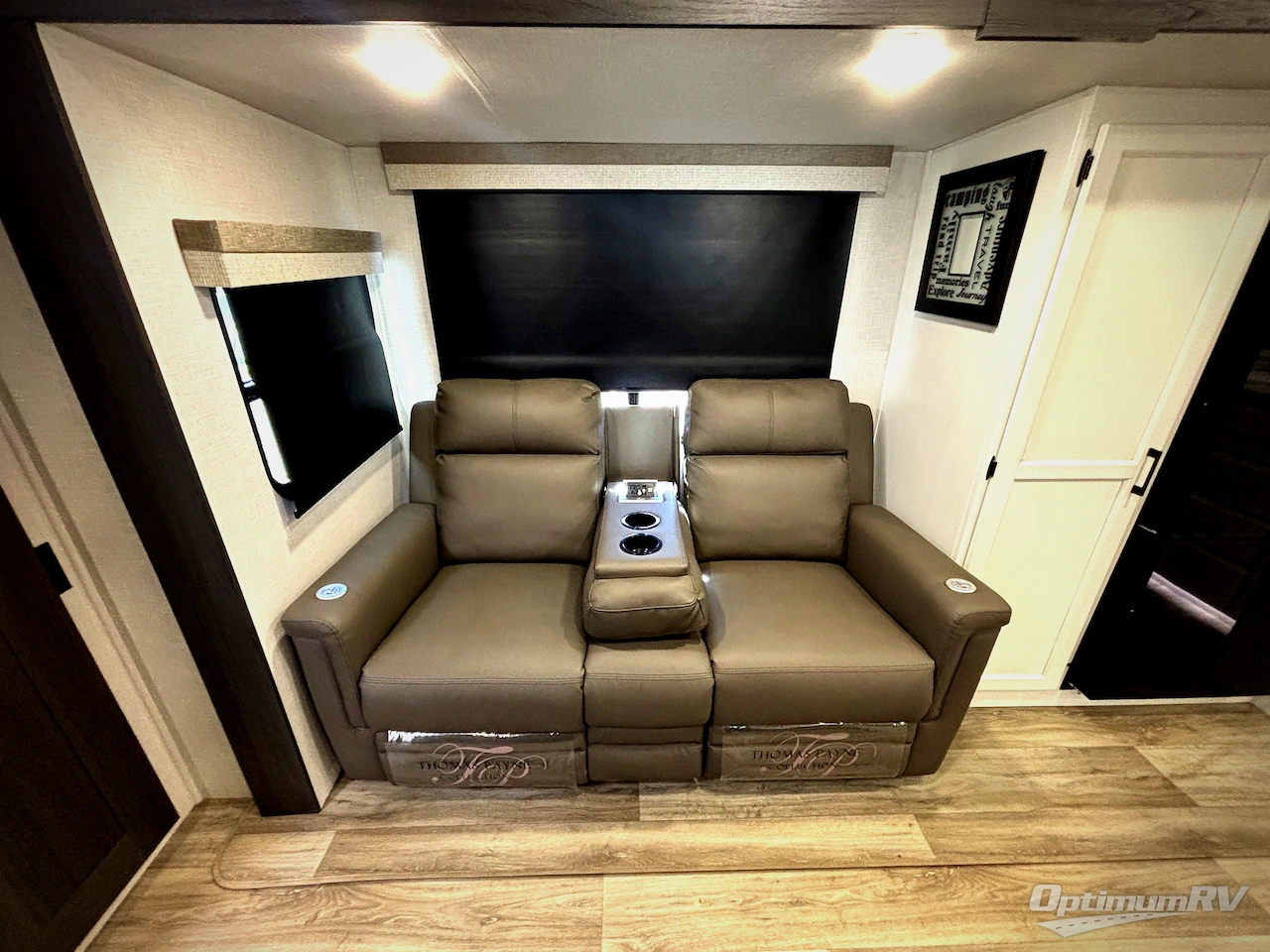 2025 Venture Stratus SR262VFK Photo 10