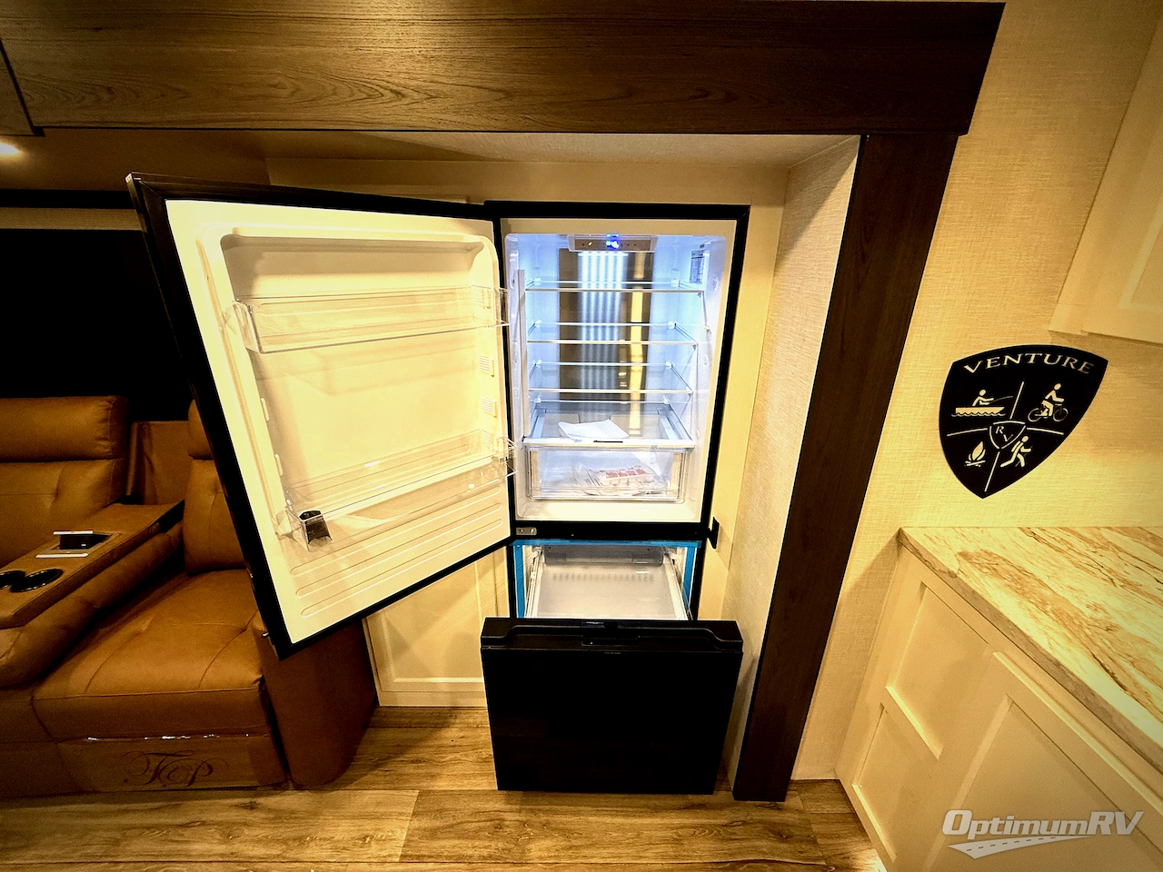 2026 Venture Stratus SR262VFK Photo 13