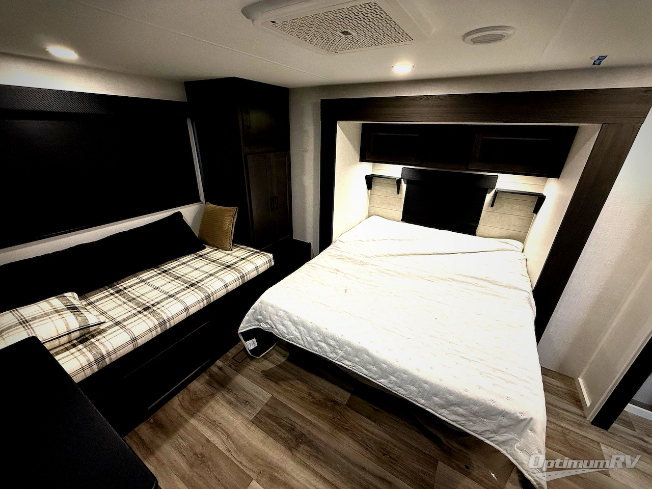 2026 Venture Stratus SR262VFK Photo 23