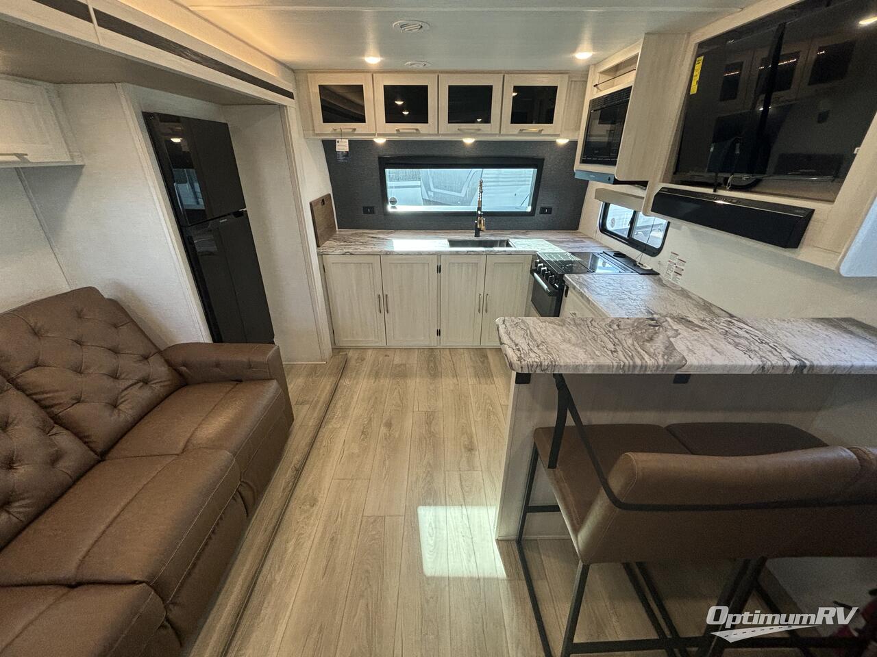 2024 Forest River Grand Surveyor 268FKBS Photo 4