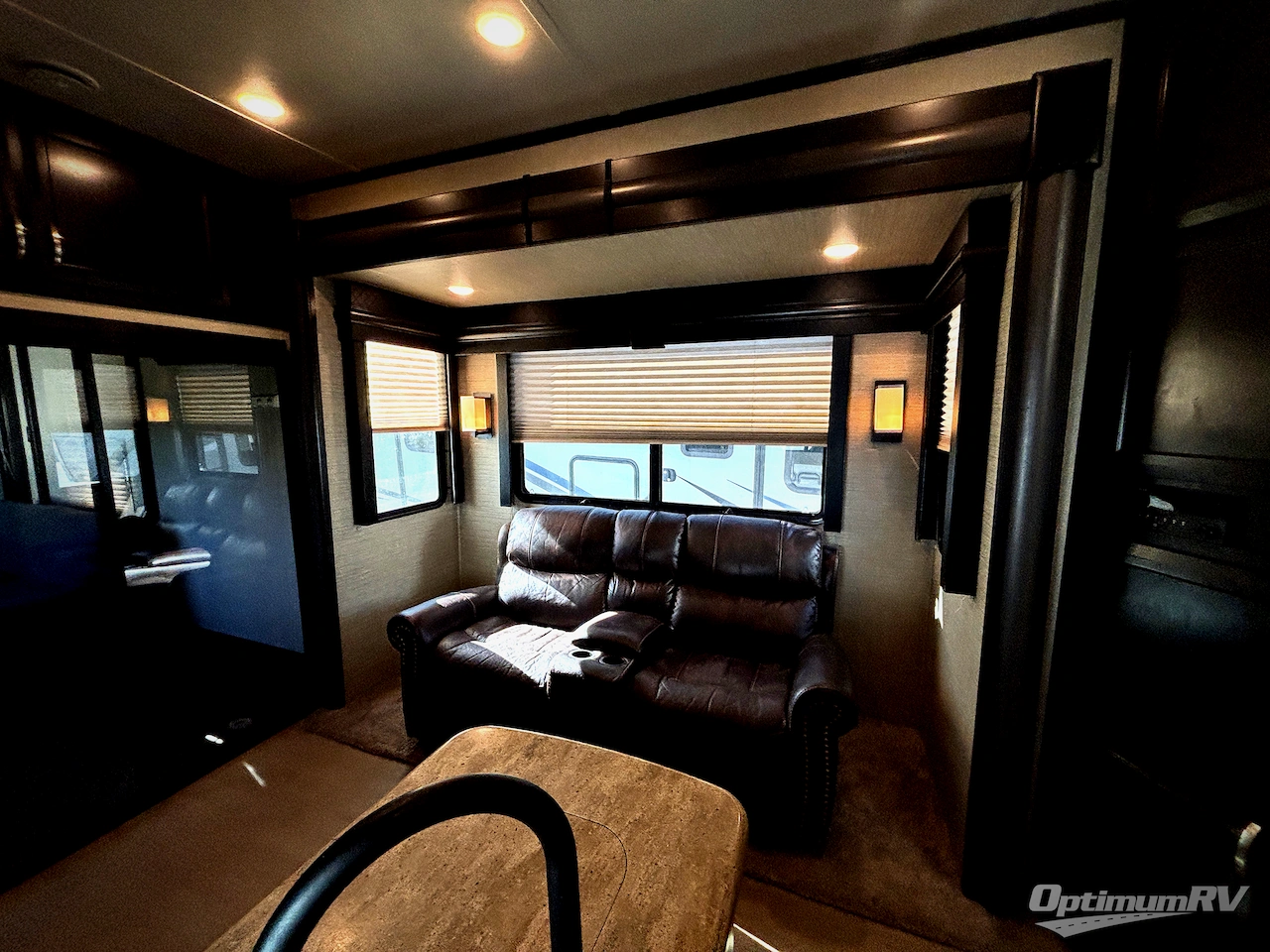 2016 Dutchmen Voltage V-Series V3005 Photo 5