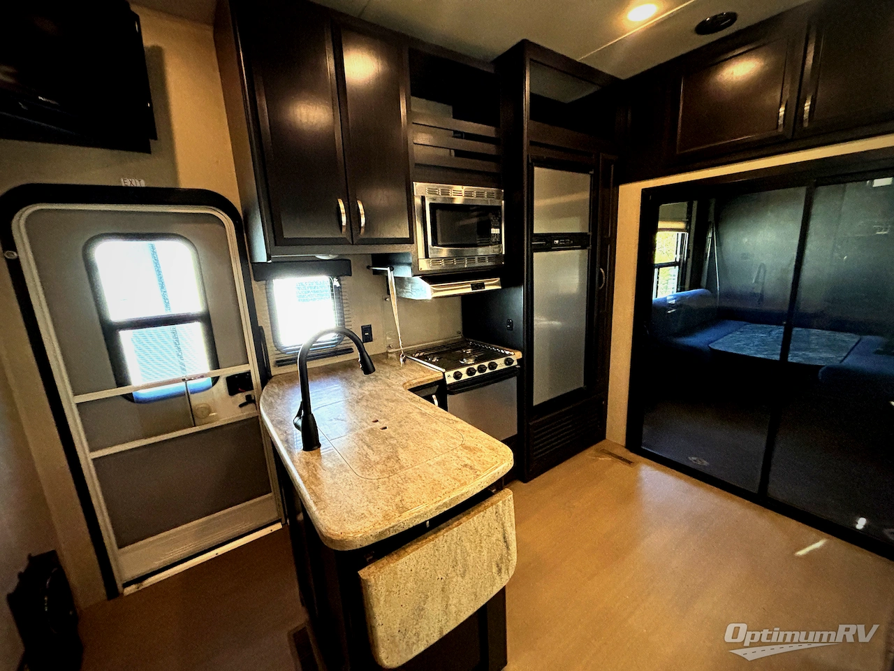 2016 Dutchmen Voltage V-Series V3005 Photo 6