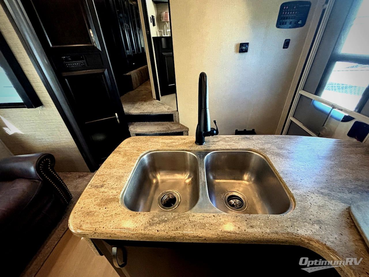 2016 Dutchmen Voltage V-Series V3005 Photo 14