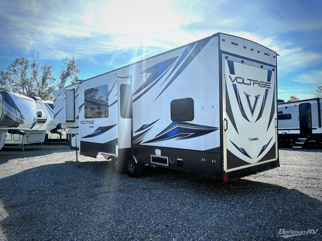 2016 Dutchmen Voltage V-Series V3005 Photo 3