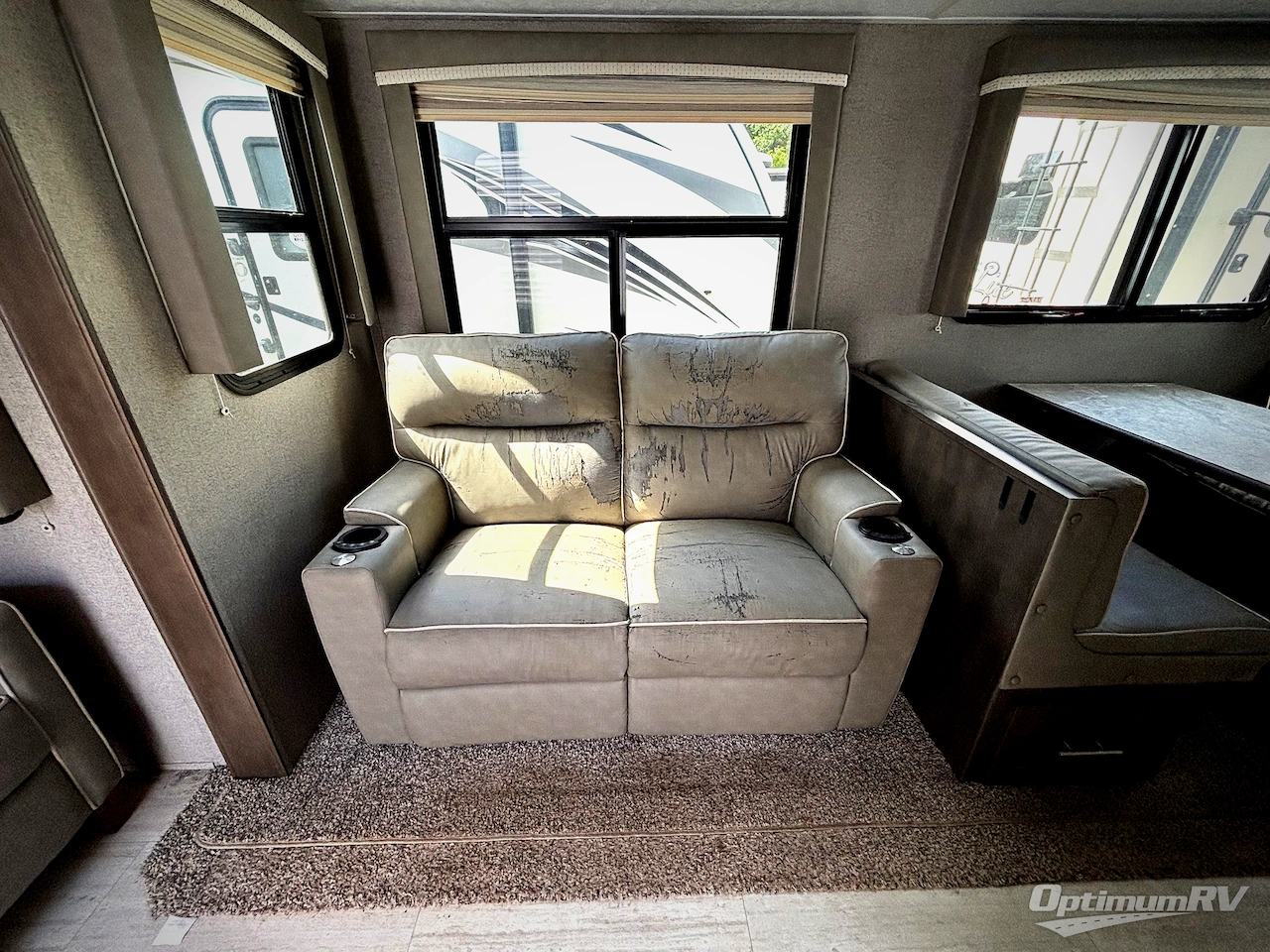 2020 Forest River Rockwood Signature Ultra Lite 8335SB Photo 15