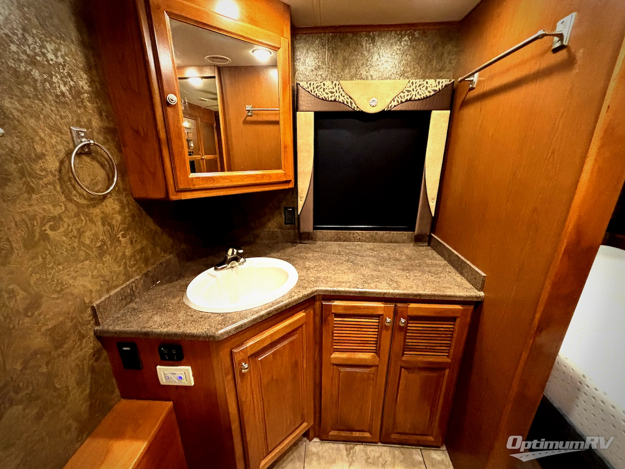 2015 Tiffin Allegro 36 LA Photo 20