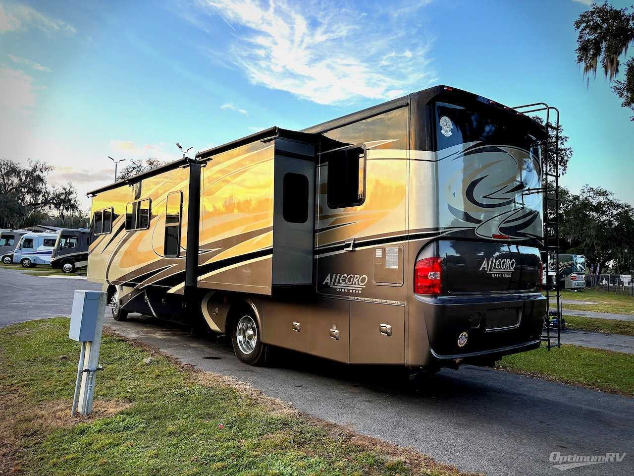 2015 Tiffin Allegro 36 LA Photo 3