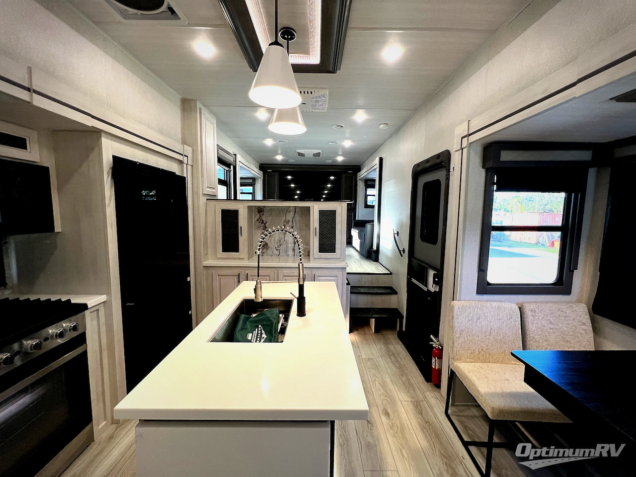 2024 East To West Ahara 380FL Photo 5