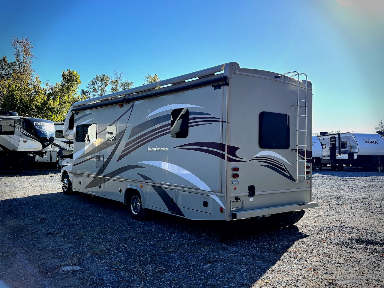 2017 Ford E-450 photo 3