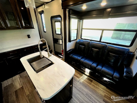 2021 Dutchmen Voltage 3845 RV Photo 2