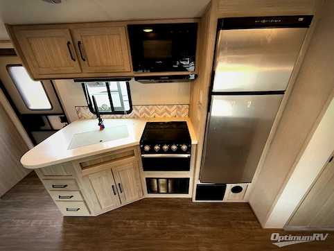 2022 Cruiser Twilight Signature TWS3300 RV Photo 2