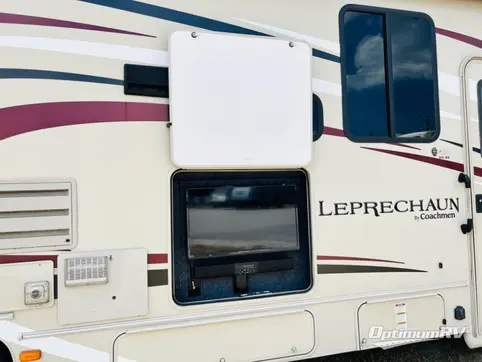 2019 Coachmen Leprechaun 319MB Ford 450 RV Photo 4