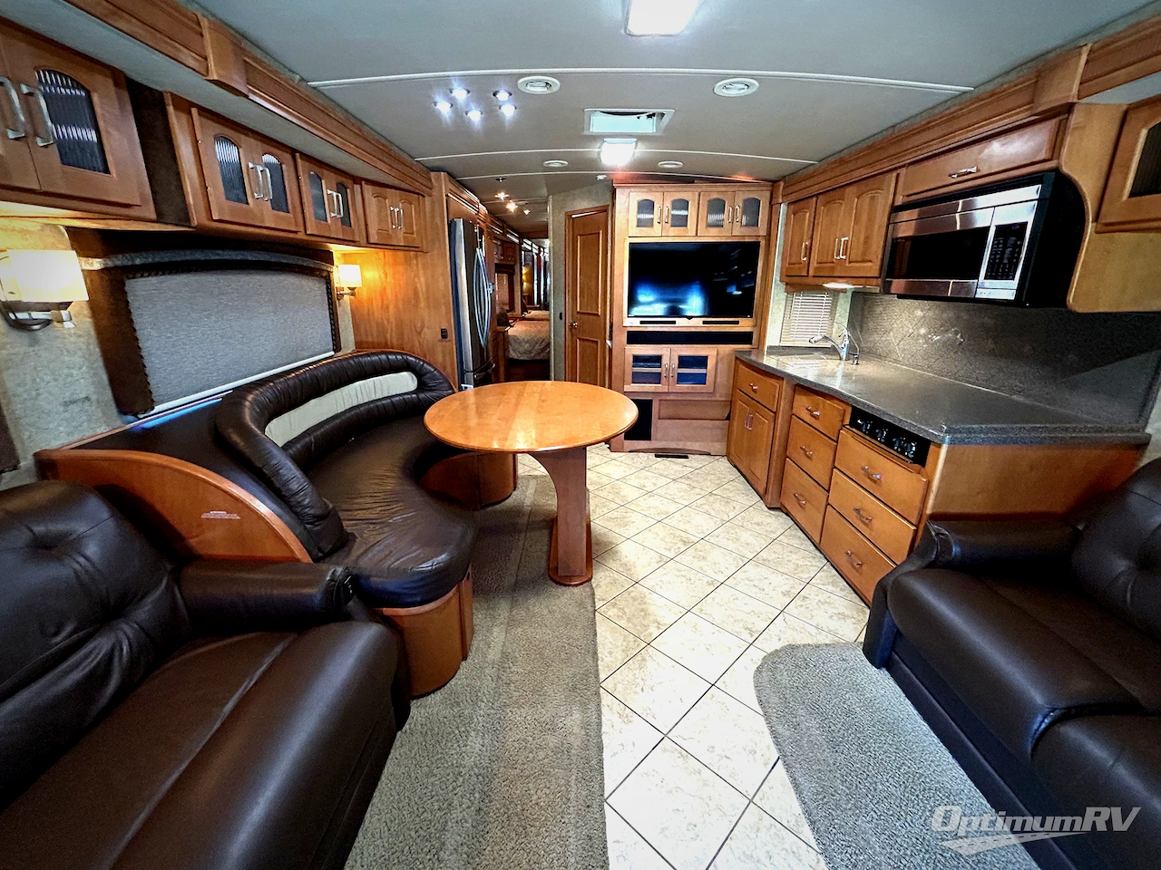 2008 Winnebago Tour 40WD Photo 4